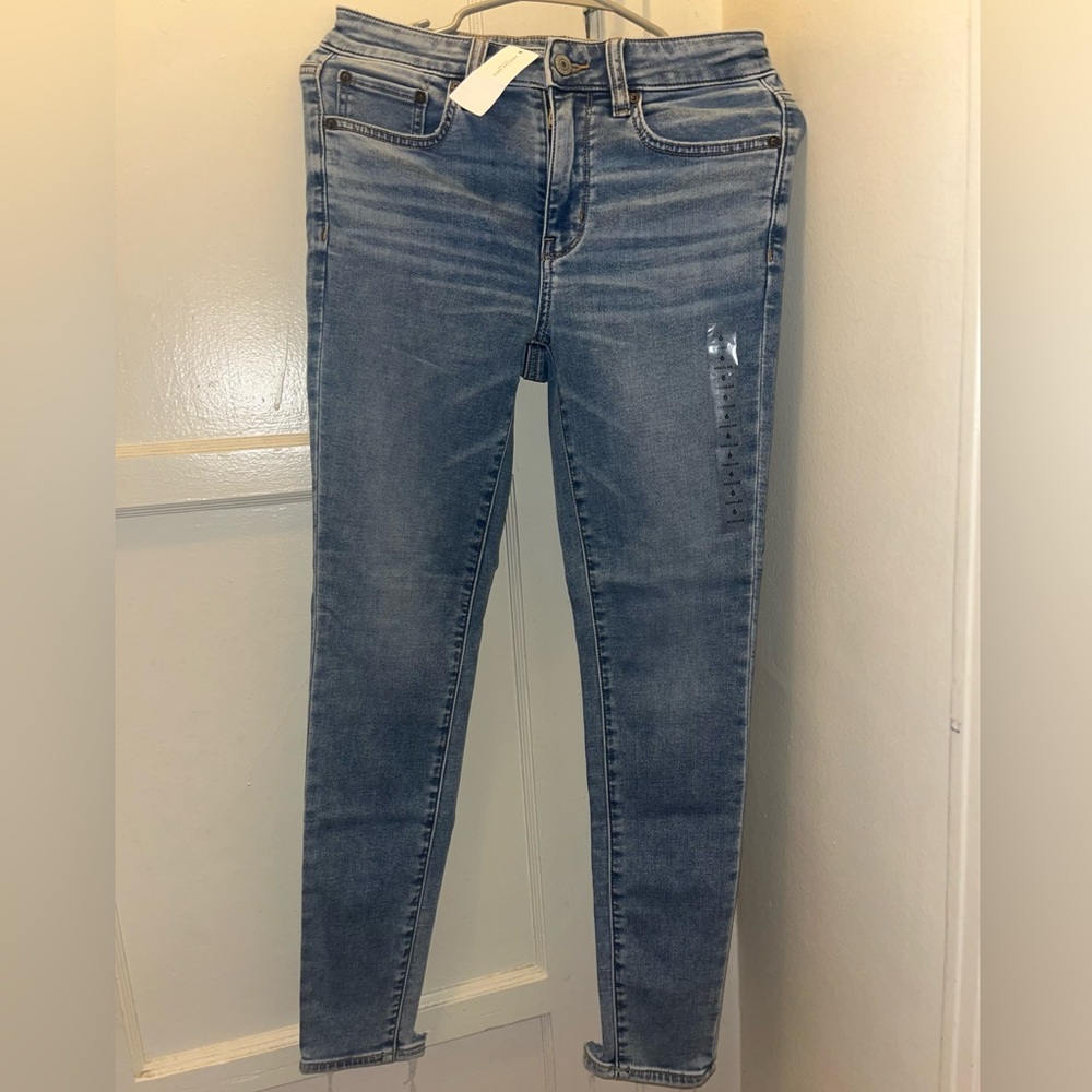 American Eagle Outfitters Light Blue Regular High Rise Jeans Women Size 6.New